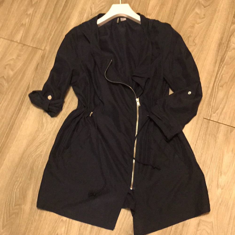 3/4 sleeve lightweight jacket with hood